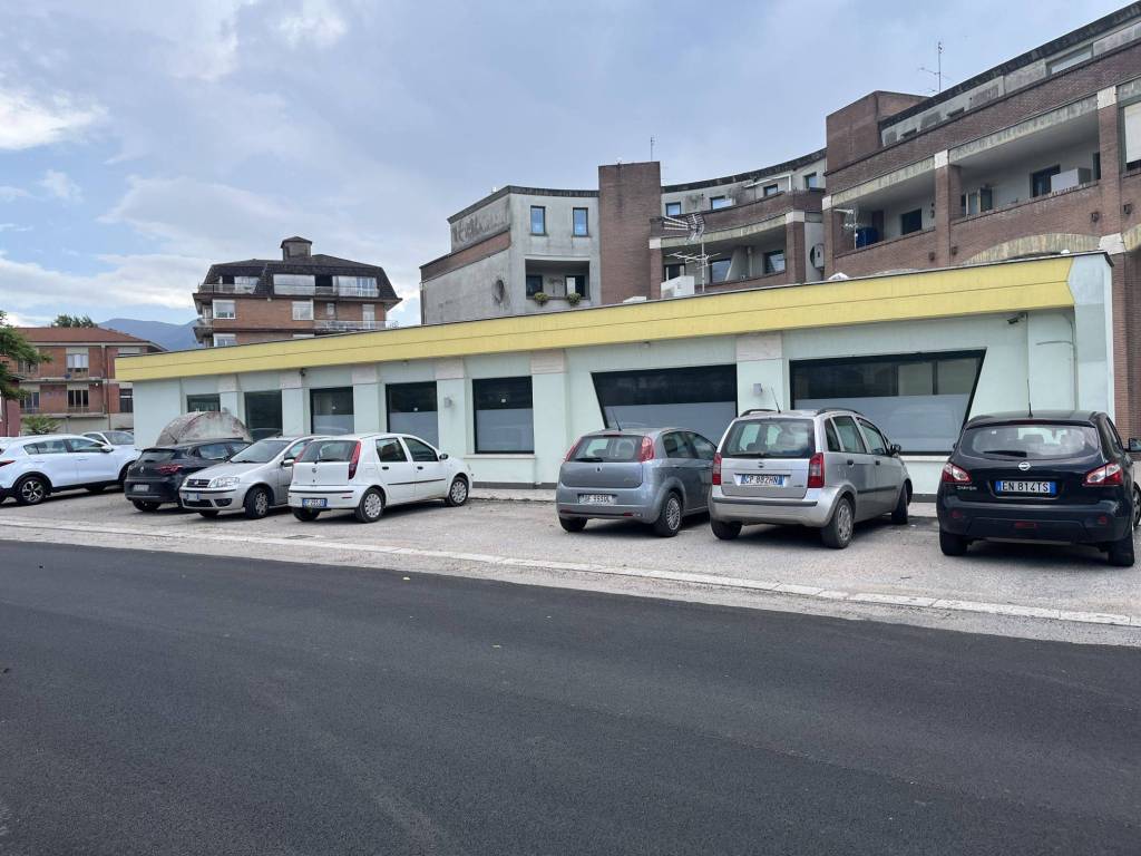 negozio in vendita ad Anagni in zona Osteria della Fontana