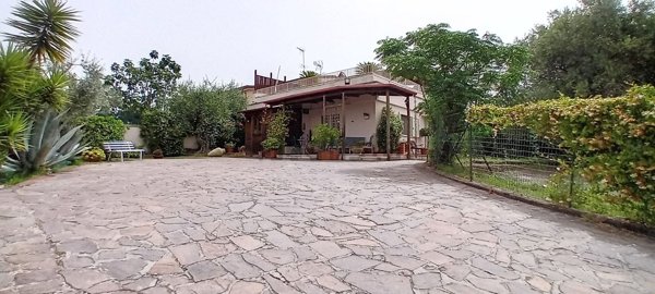 casa indipendente in vendita ad Anagni