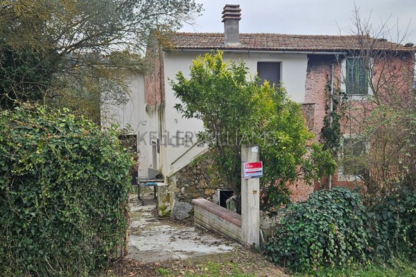 casa indipendente in vendita ad Anagni in zona Osteria della Fontana