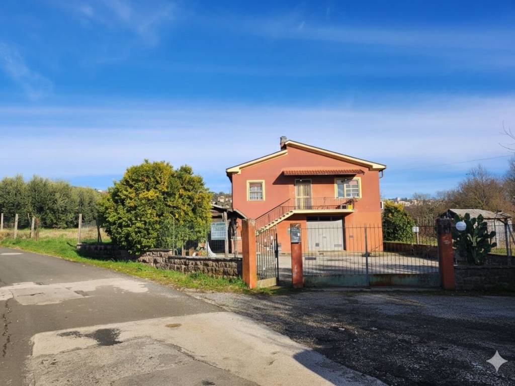 casa indipendente in vendita ad Anagni