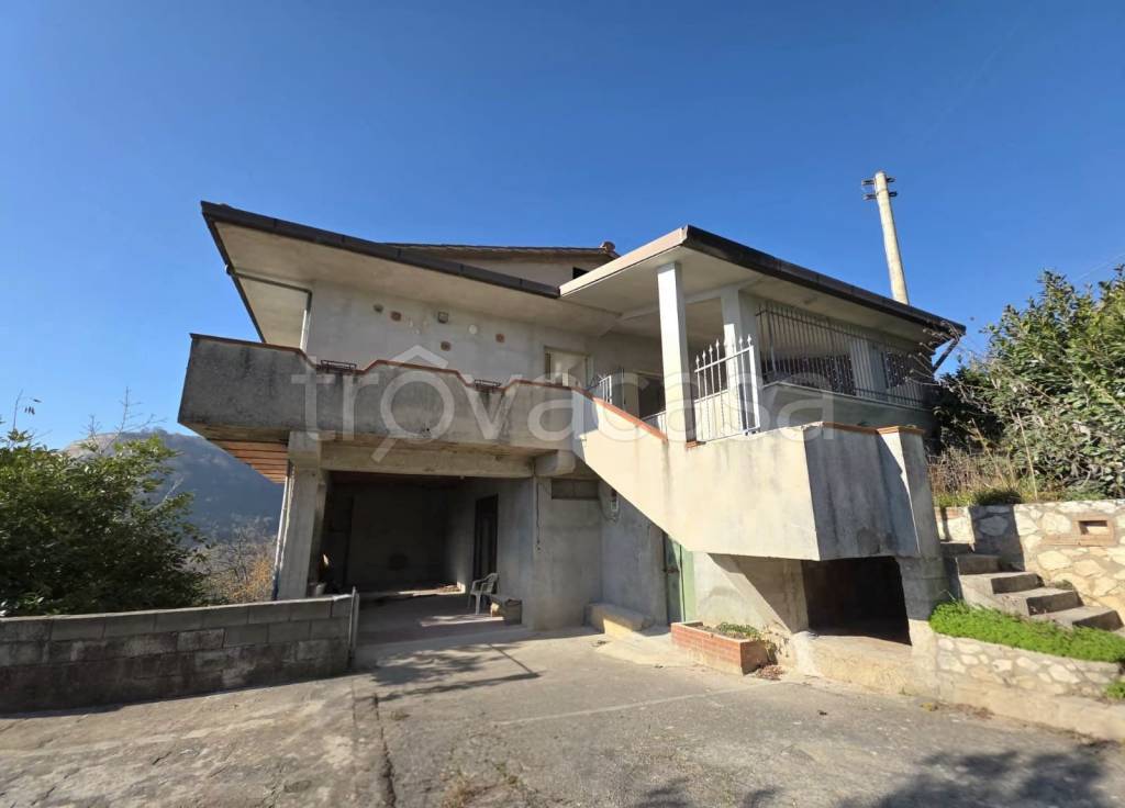 casa indipendente in vendita ad Anagni in zona Castellone