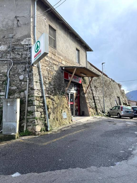 locale commerciale in vendita ad Anagni