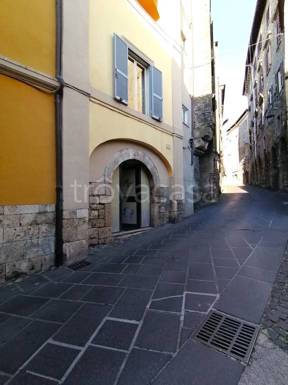 locale commerciale in vendita ad Anagni