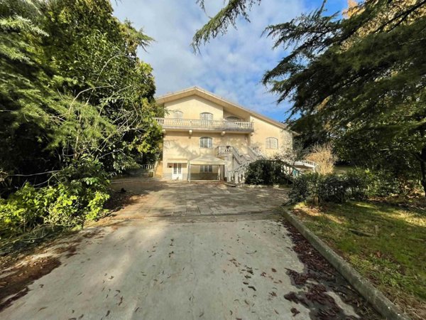 casa indipendente in vendita ad Anagni