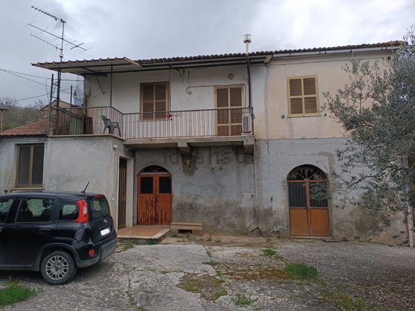 casa indipendente in vendita ad Anagni in zona Tufano