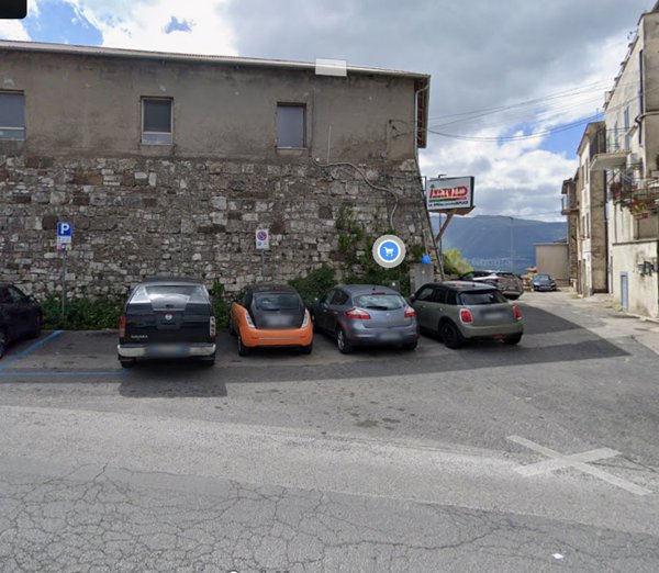 locale di sgombero in vendita ad Anagni