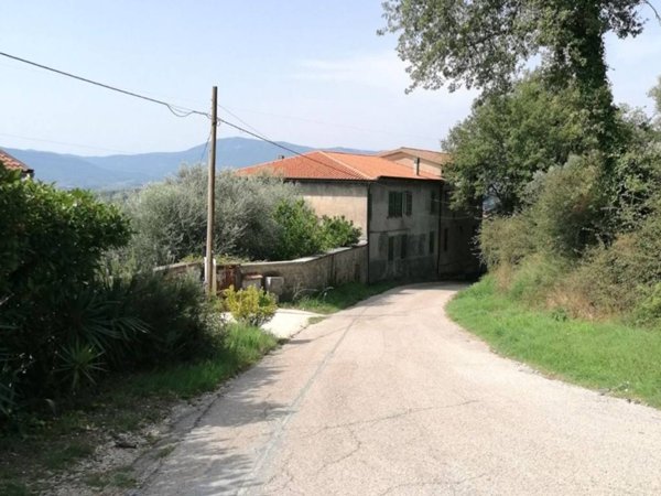 casa indipendente in vendita ad Anagni in zona Madonna delle Grazie Iacp