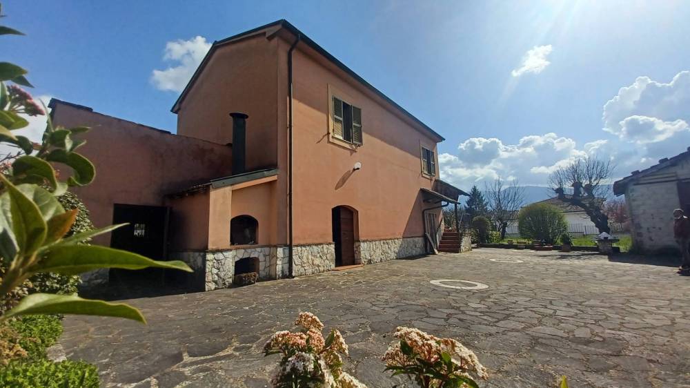casa indipendente in vendita ad Anagni in zona Pantanello