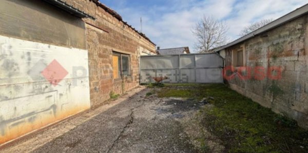 casa indipendente in vendita ad Anagni