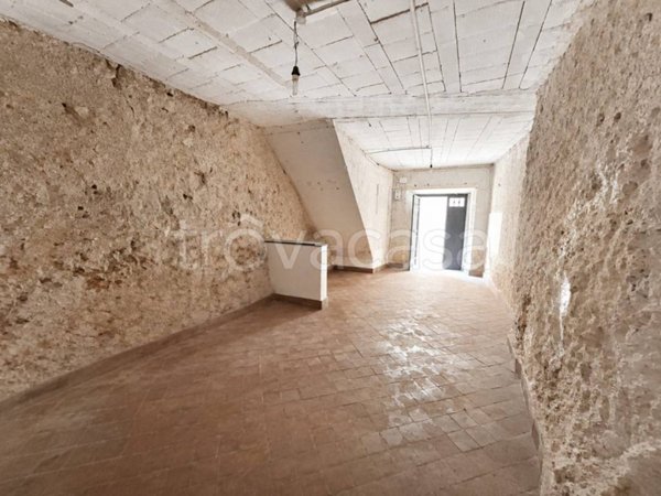 locale commerciale in vendita ad Anagni