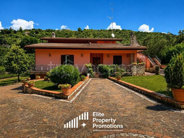 casa indipendente in vendita ad Anagni