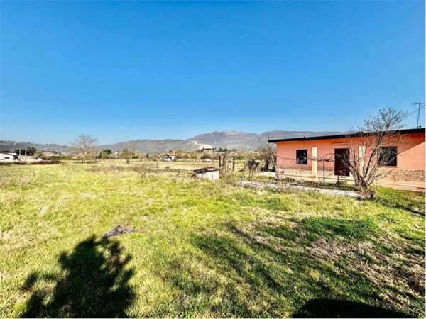 casa indipendente in vendita ad Anagni in zona Tufano