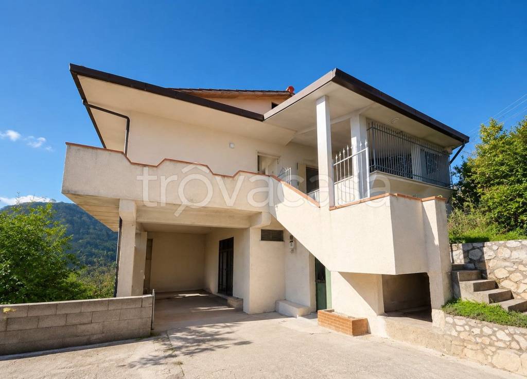 casa indipendente in vendita ad Anagni in zona Castellone