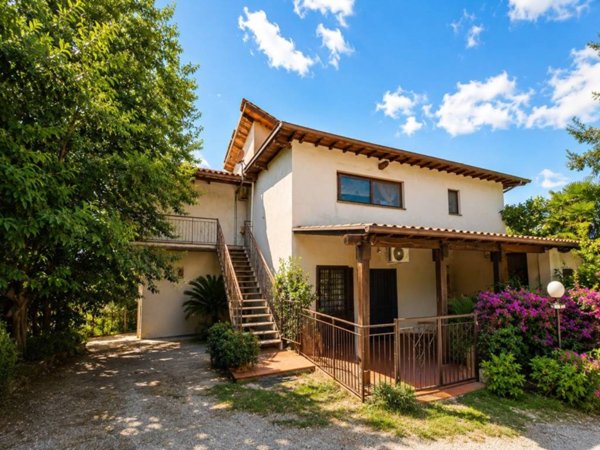 casa indipendente in vendita ad Anagni