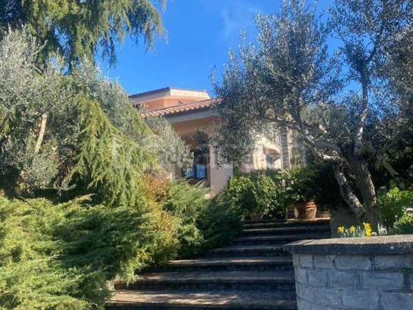 casa indipendente in vendita ad Anagni in zona Castellone