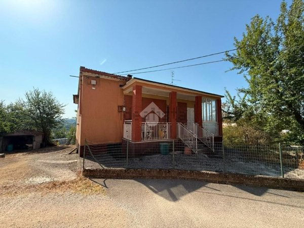 casa indipendente in vendita ad Anagni in zona Castellone