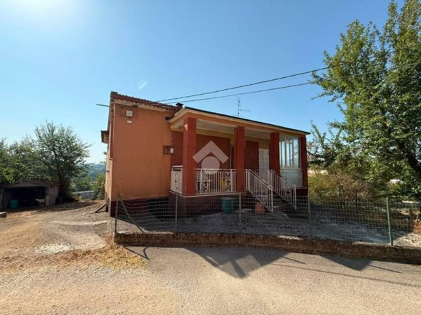 casa indipendente in vendita ad Anagni in zona Castellone
