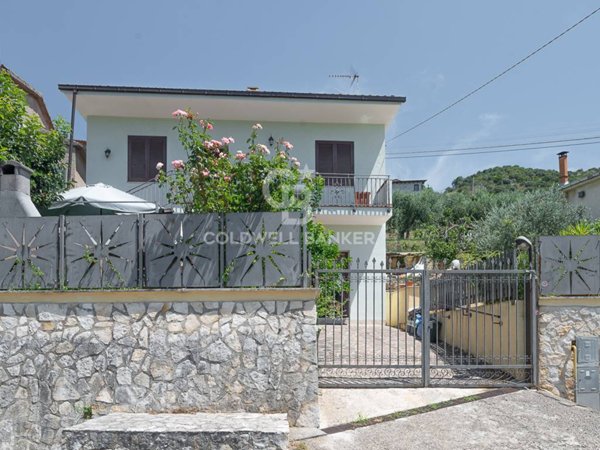 casa indipendente in vendita ad Anagni in zona Tufano