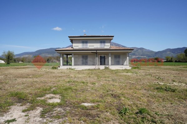 casa indipendente in vendita ad Aquino