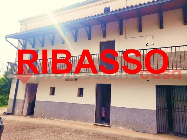 casa indipendente in vendita ad Aquino