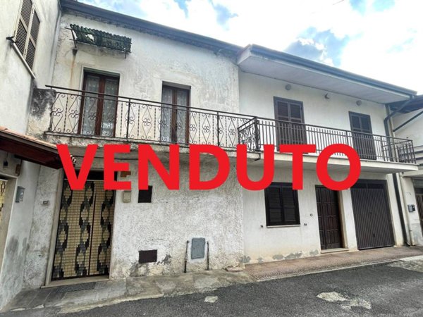 casa indipendente in vendita ad Aquino