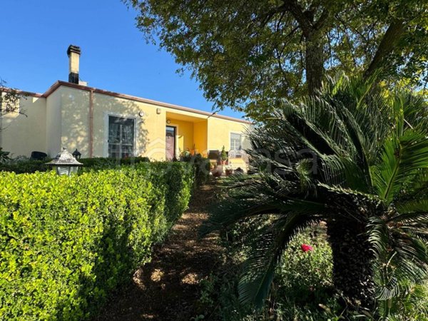 casa indipendente in vendita ad Aquino