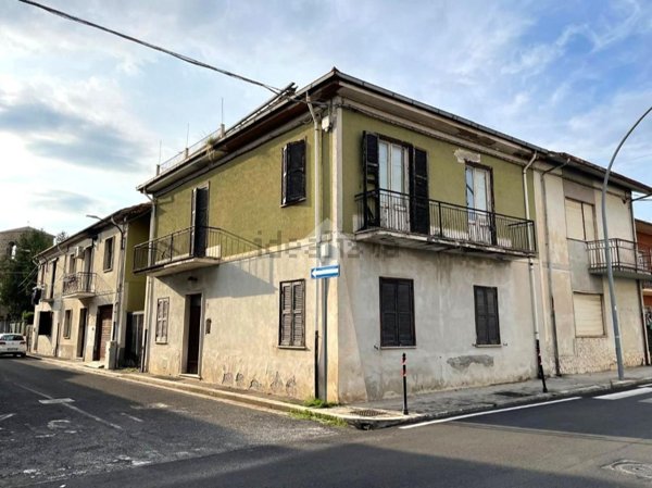 casa semindipendente in vendita ad Aquino