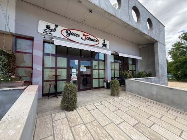 negozio in vendita ad Aquino