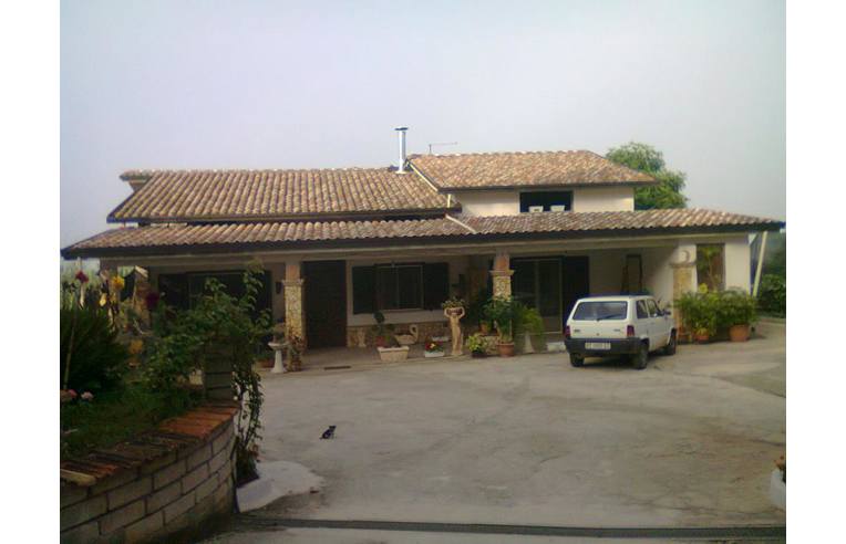 casa indipendente in vendita ad Aquino