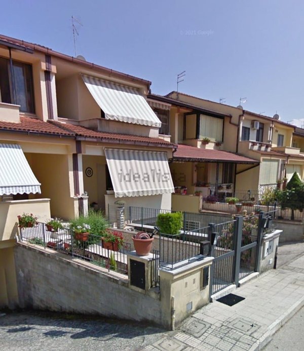 casa semindipendente in vendita ad Aquino