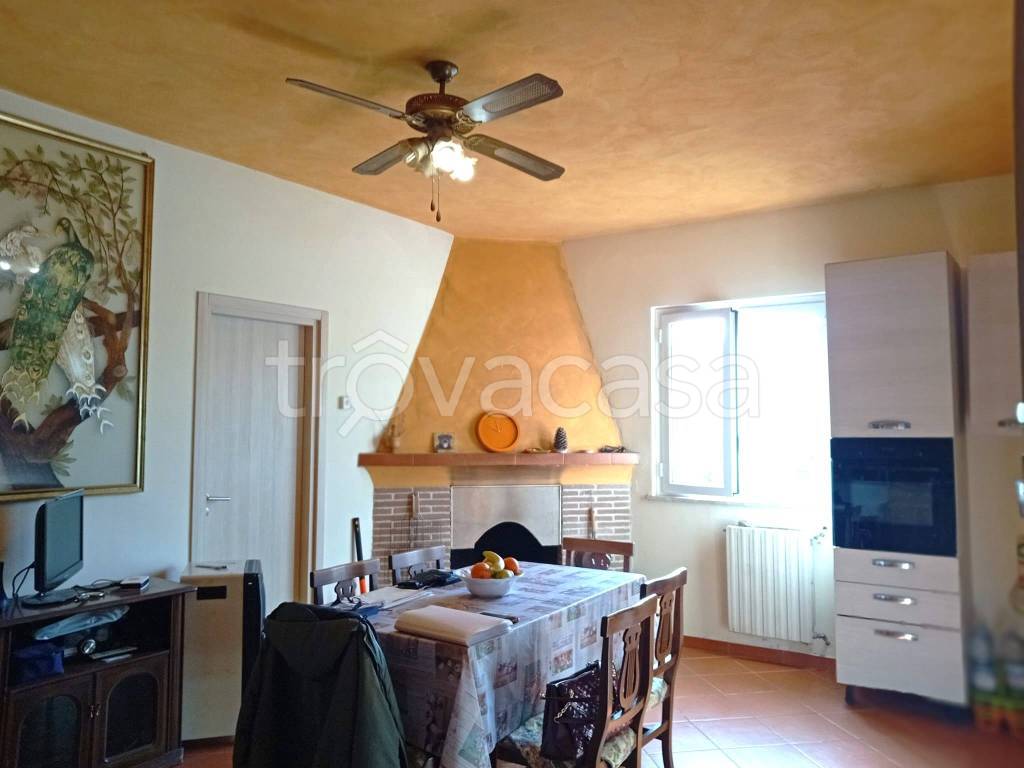 casa indipendente in vendita ad Arce in zona Fontanelle