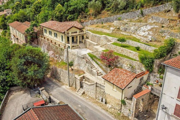 casa indipendente in vendita ad Arce