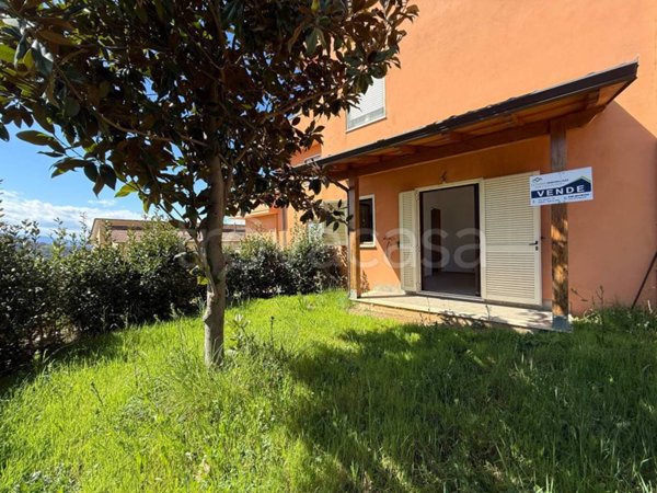 appartamento in vendita ad Arce in zona Portone