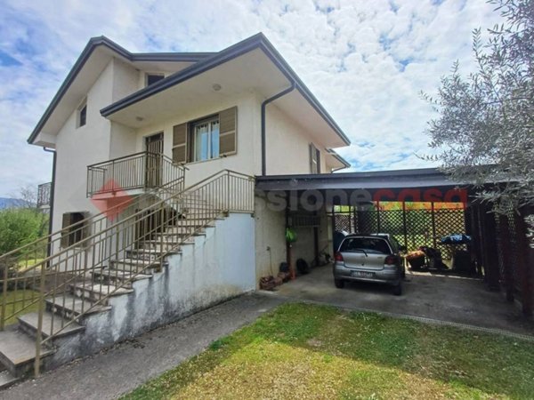casa indipendente in vendita ad Arce