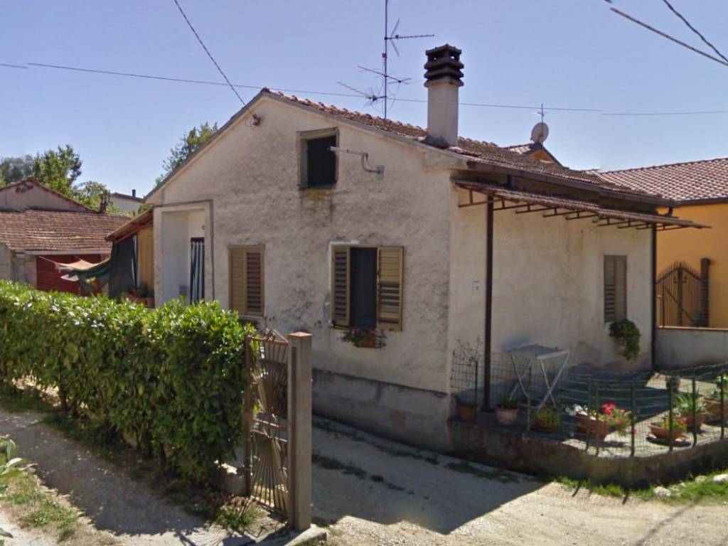 casa indipendente in vendita ad Arce in zona Puzzaca