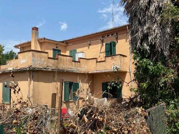 casa indipendente in vendita ad Arce in zona Isoletta
