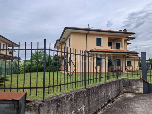 appartamento in vendita ad Arce in zona Portone