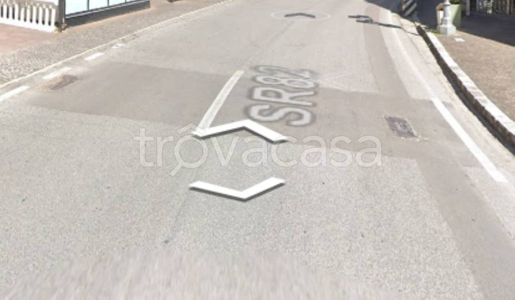 capannone in vendita ad Arce in zona Isoletta