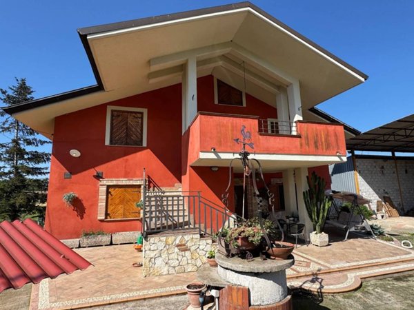 appartamento in vendita ad Arce in zona Portone