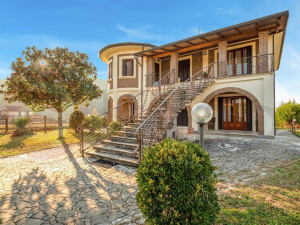 casa indipendente in vendita ad Arce