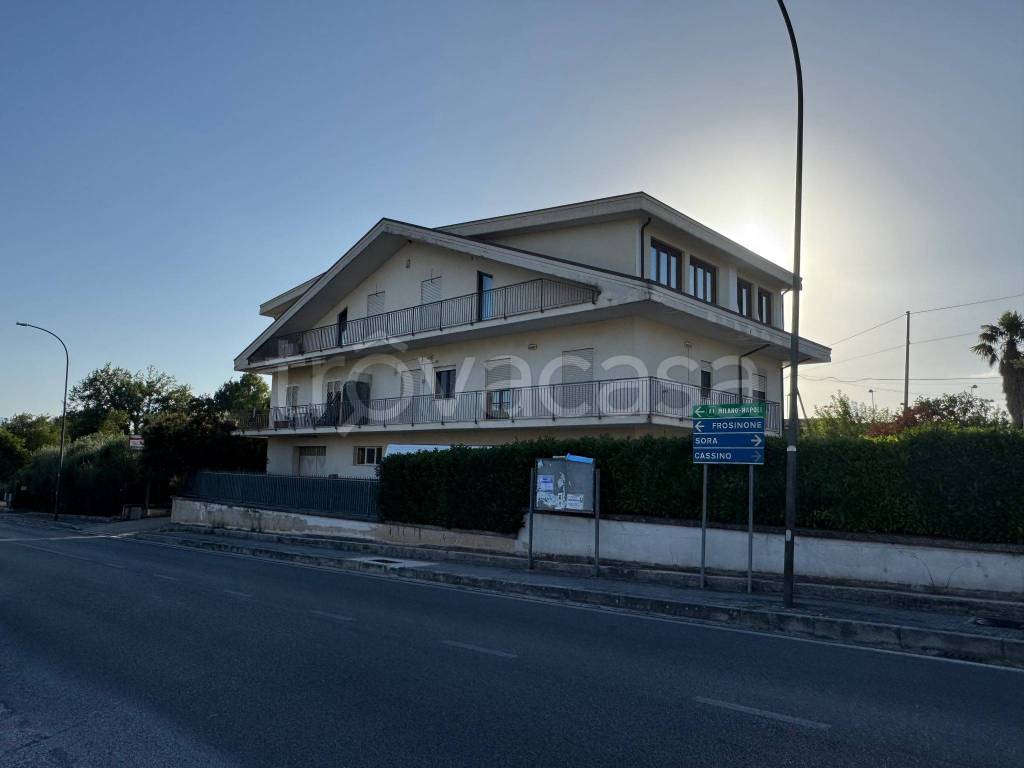 negozio in vendita ad Arce