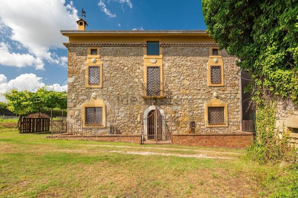 casa indipendente in vendita ad Arce in zona Frassi