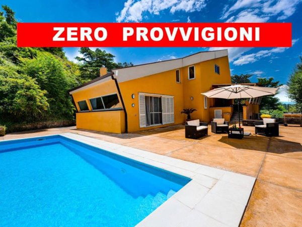 casa indipendente in vendita ad Arce in zona Colleolivo