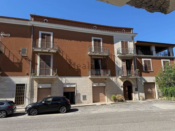 appartamento in vendita ad Arce in zona Isoletta