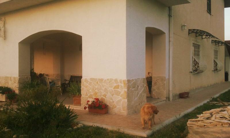 casa indipendente in vendita ad Arce in zona Isoletta