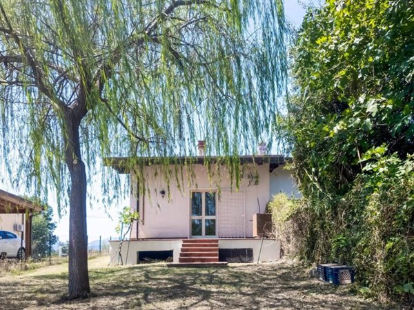 casa indipendente in vendita ad Arce in zona Collealto