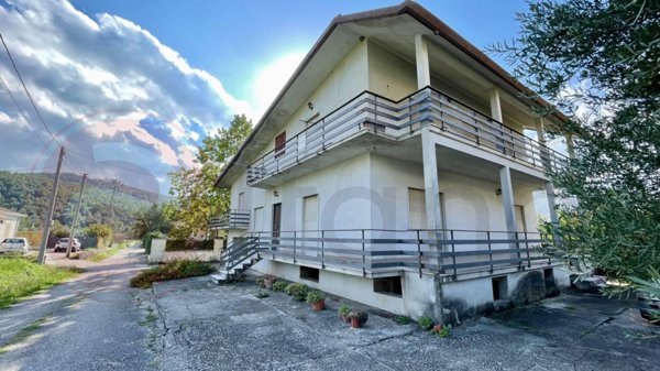 casa indipendente in vendita ad Arce