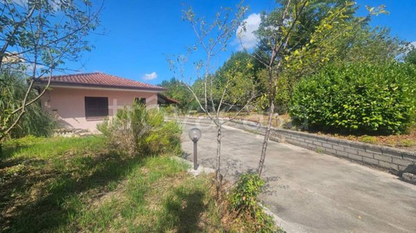 casa indipendente in vendita ad Arce