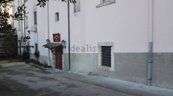 locale commerciale in vendita ad Arce