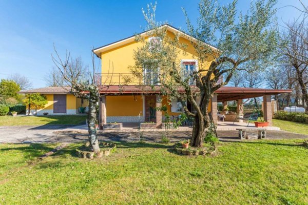 casa indipendente in vendita ad Arce